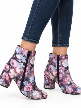 VELVET Black & Floral Tapestry Round Toe Block Heel Gina Ankle Boots Size 8